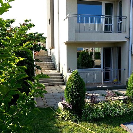 Menada Butterfly Apartment Sveti Vlas Exterior foto