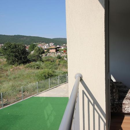 Menada Butterfly Apartment Sveti Vlas Exterior foto