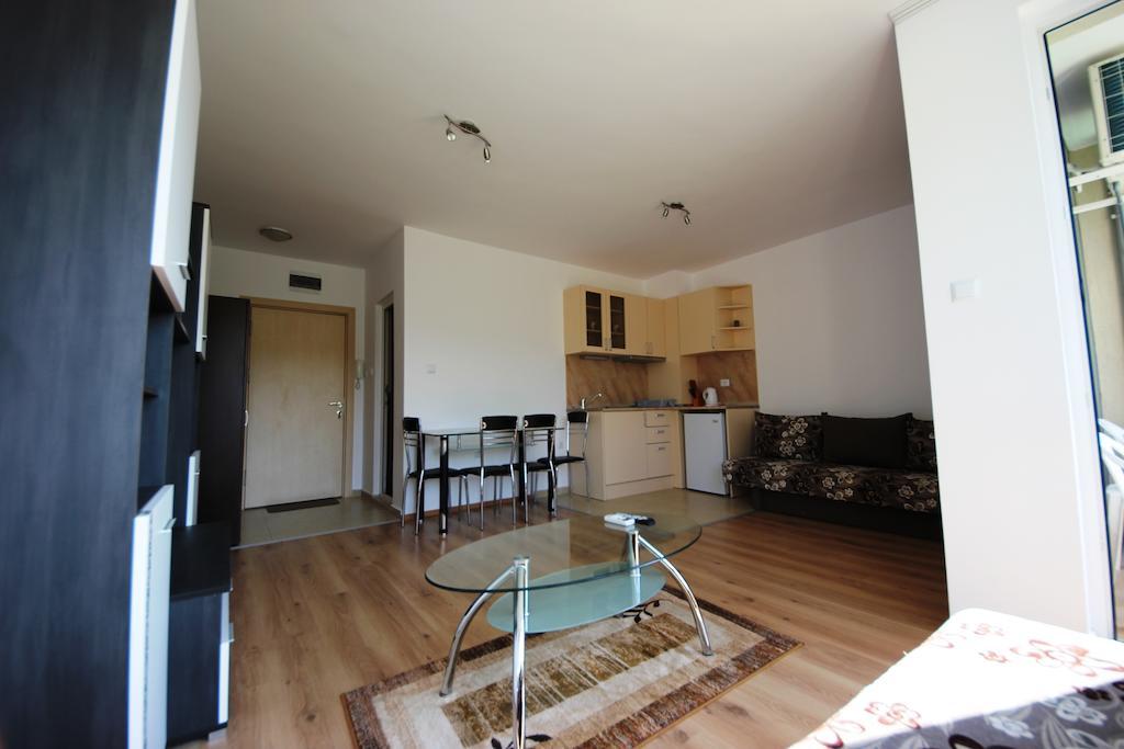 Menada Butterfly Apartment Sveti Vlas Quarto foto