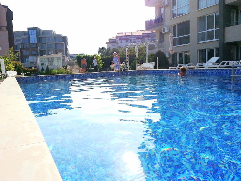 Menada Butterfly Apartment Sveti Vlas Exterior foto