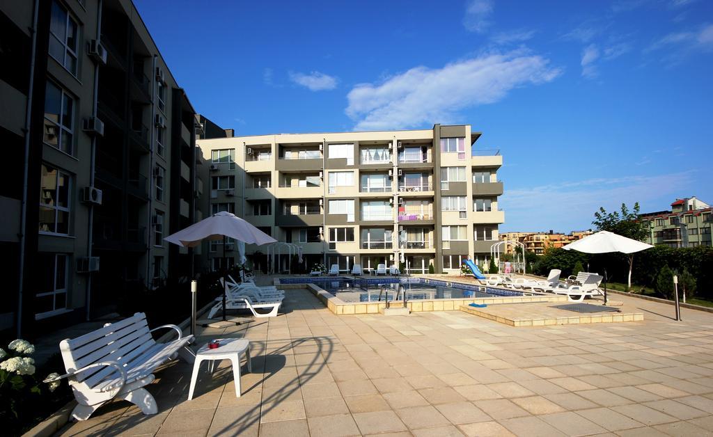 Menada Butterfly Apartment Sveti Vlas Exterior foto