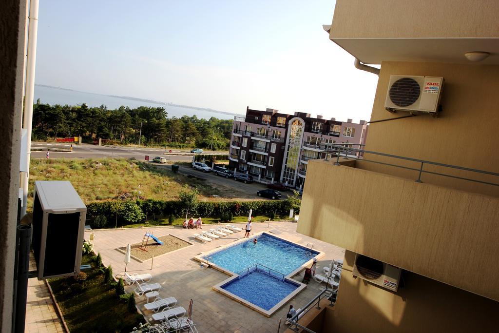 Menada Butterfly Apartment Sveti Vlas Exterior foto