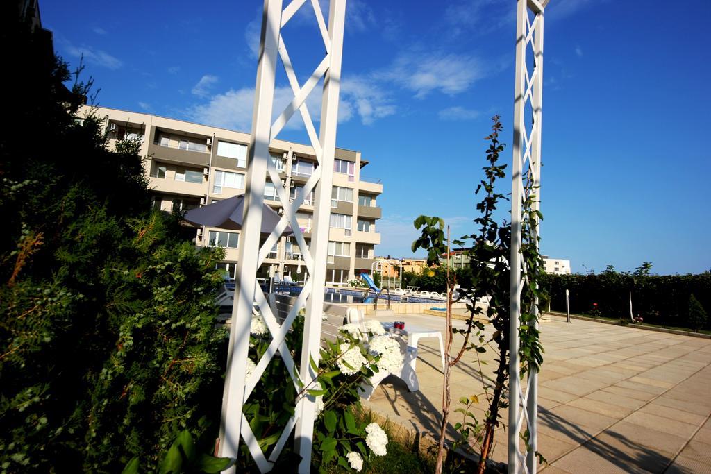 Menada Butterfly Apartment Sveti Vlas Exterior foto