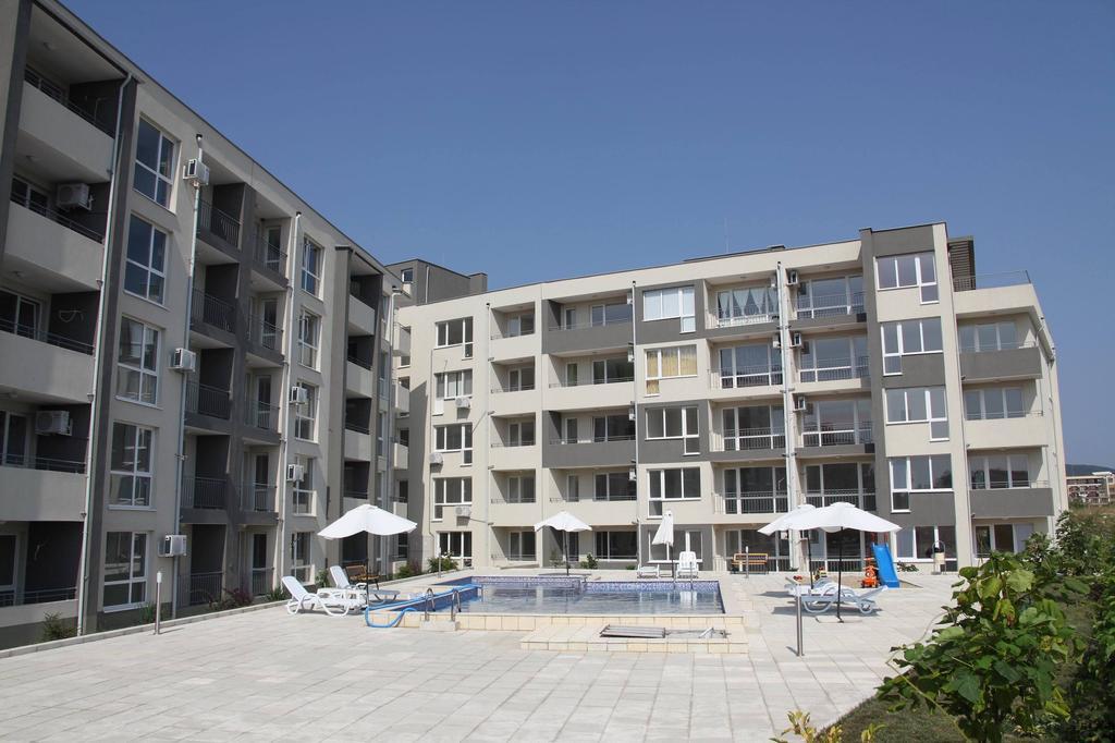 Menada Butterfly Apartment Sveti Vlas Exterior foto