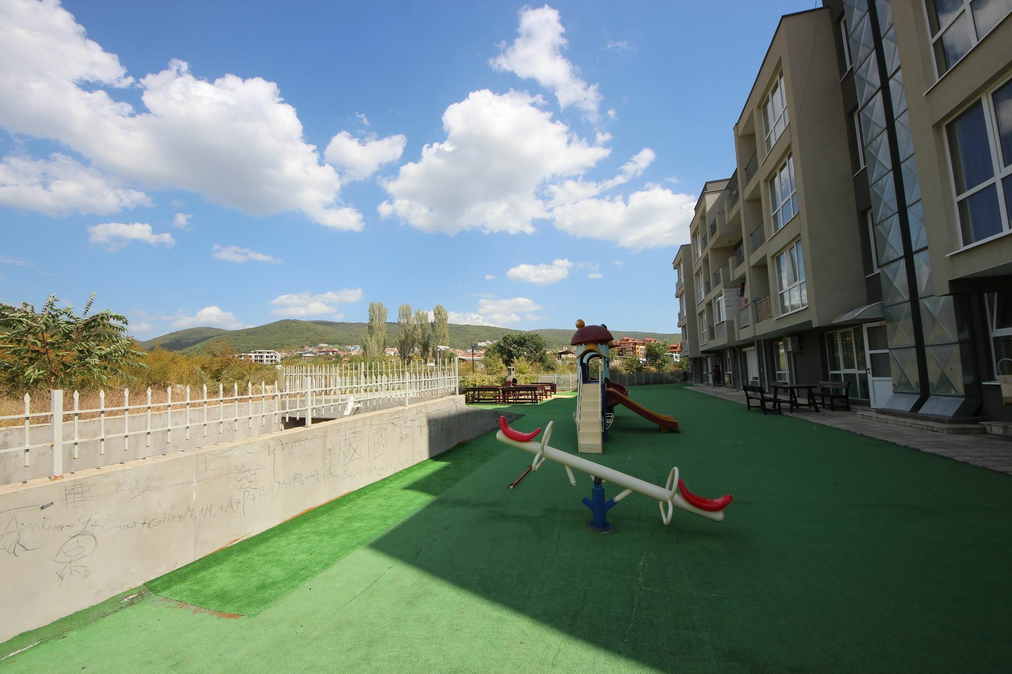 Menada Butterfly Apartment Sveti Vlas Exterior foto